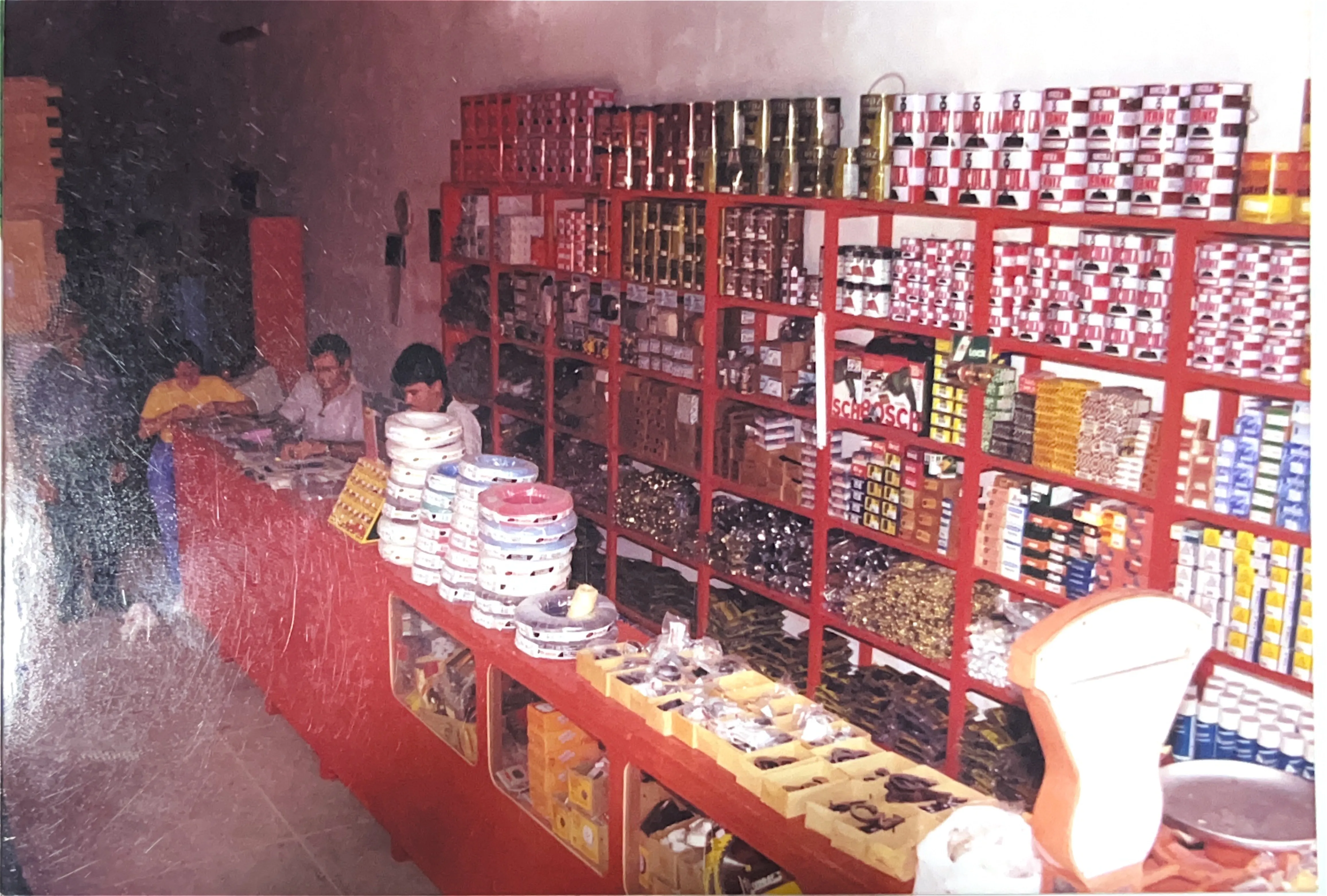 Terceira foto histórica do Super São Geraldo documentando o crescimento e modernização das instalações